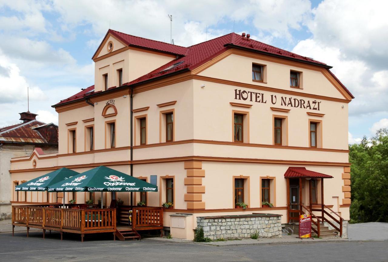 Hotel U Nadrazi Město Dış mekan fotoğraf